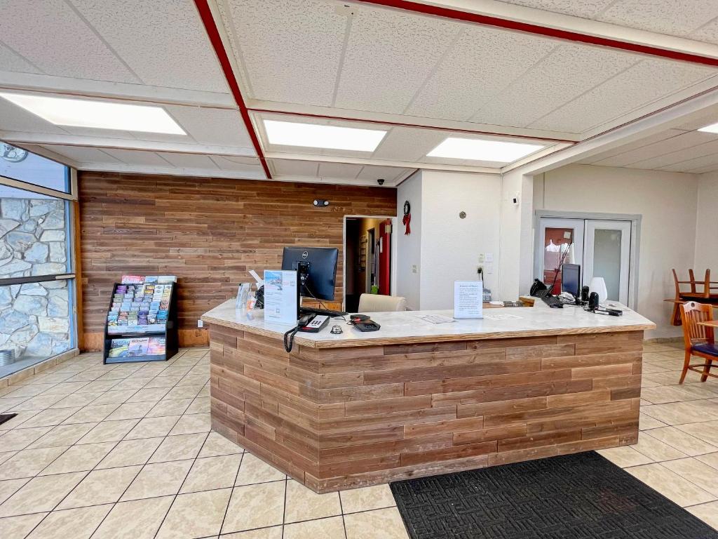 Posezení v ubytování Rodeway Inn Boardman - Hermiston