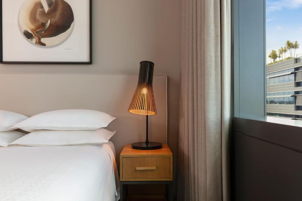 Four Points by Sheraton Sydney, Central Park - Resim 18
