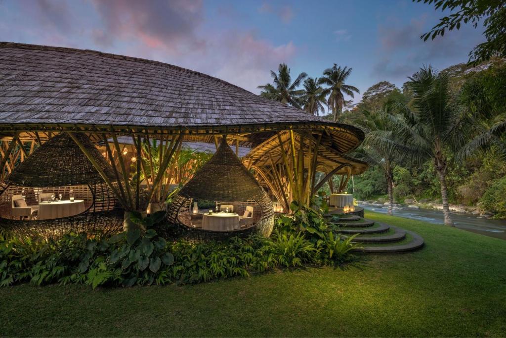 Zahrada ubytování Mandapa, a Ritz-Carlton Reserve
