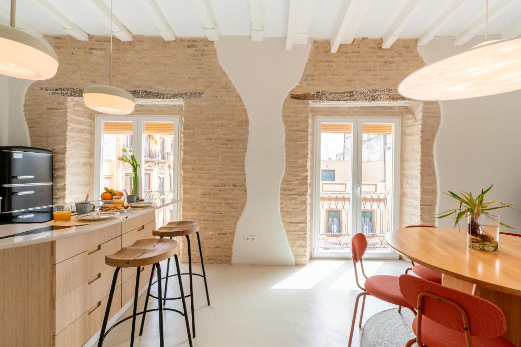 Kuchyň nebo kuchyňský kout v ubytování AD3B Bright 3Br and 2Bath apartment Downtown Sevilla