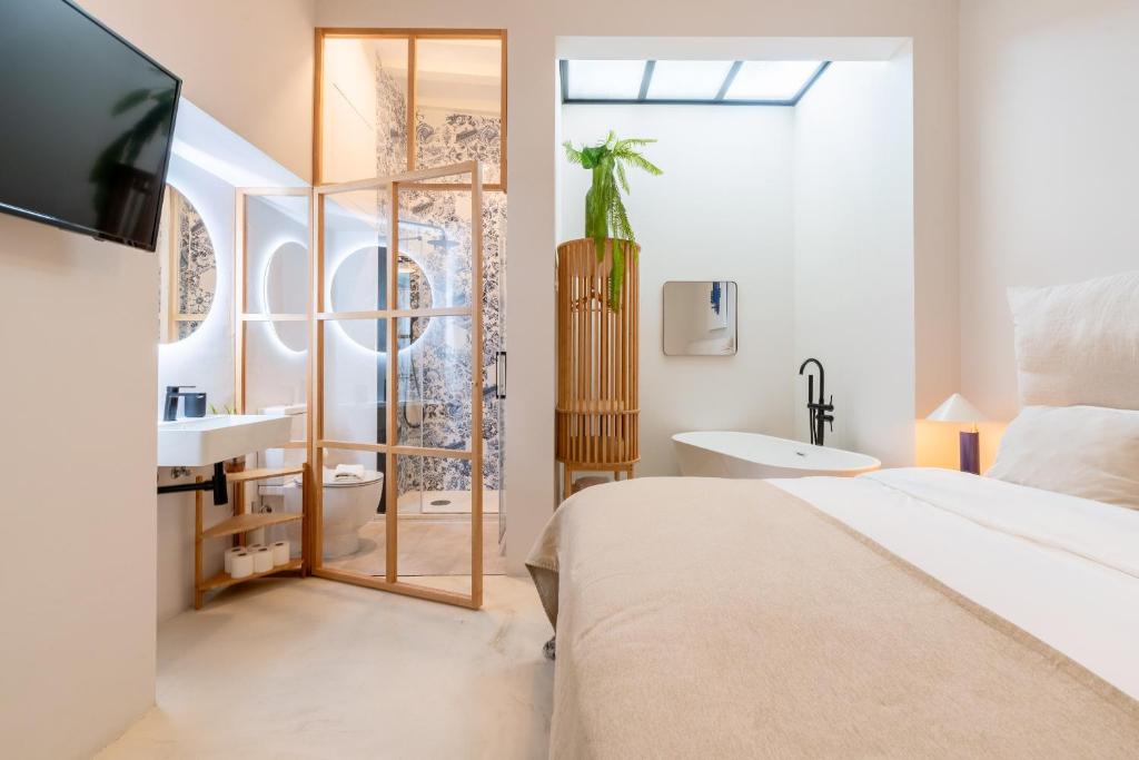Postel nebo postele na pokoji v ubytování AD3B Bright 3Br and 2Bath apartment Downtown Sevilla