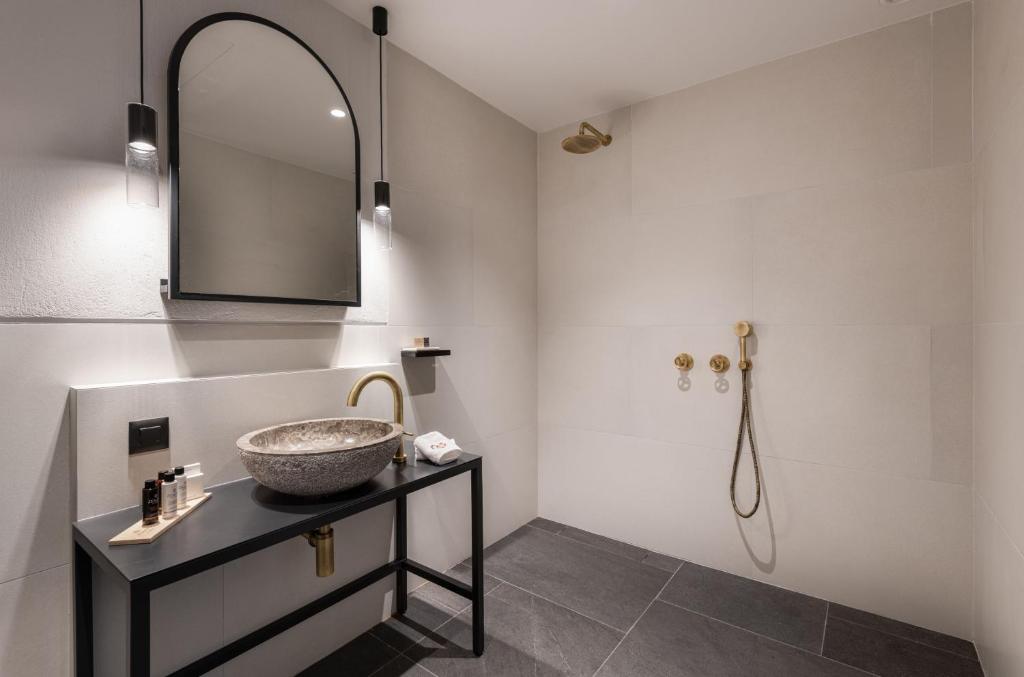 Unedo All Seasons Boutique Hotel - 13