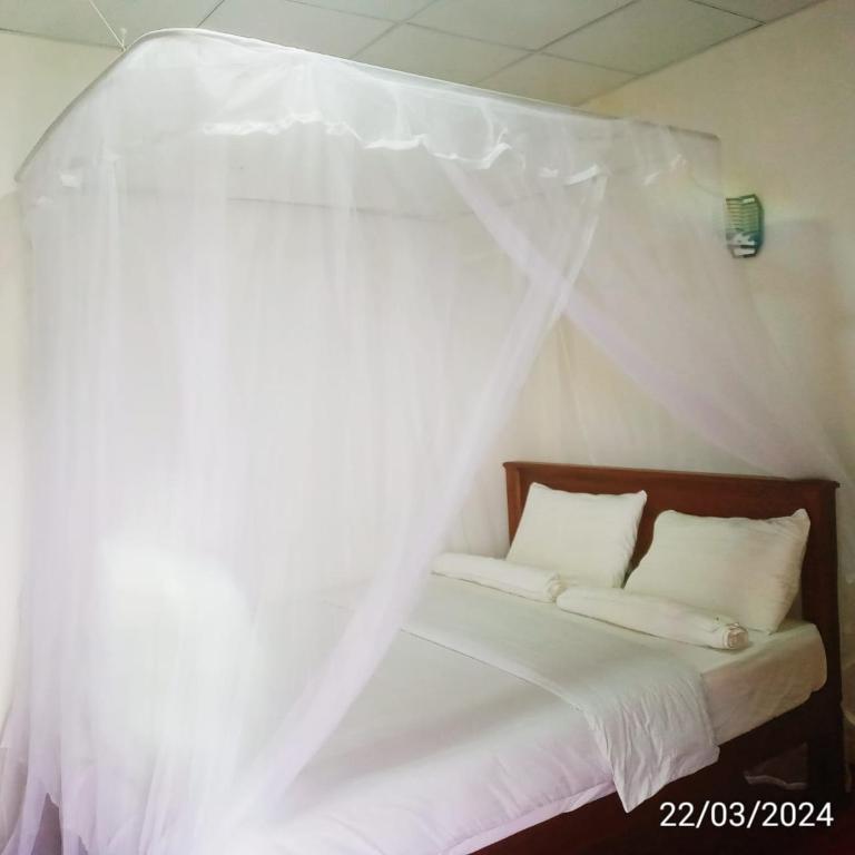 Nature Green Hotels On Rock Home Ella - 1