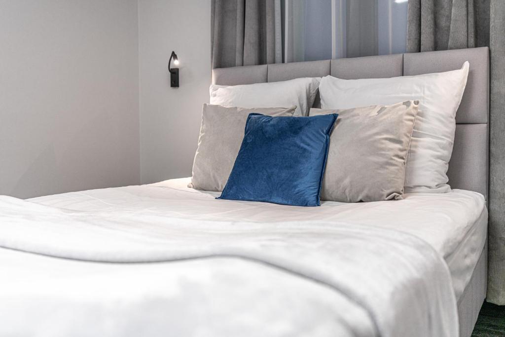 VANTA Business Center - Single Room