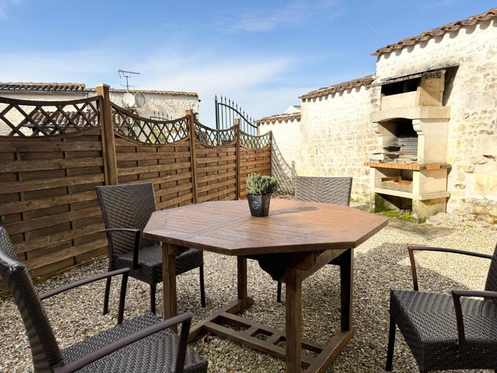 Le Relais de Saint-Preuil, The Originals Relais Vignes du Cognac - Apartment 