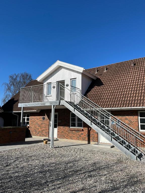 Budova, kde se aparthotel nachází