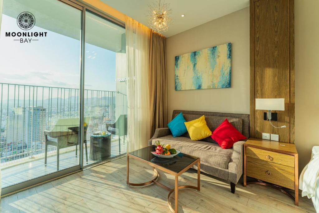 Khu vực ghế ngồi tại Moonlight Bay Panorama Condotel Ocean View