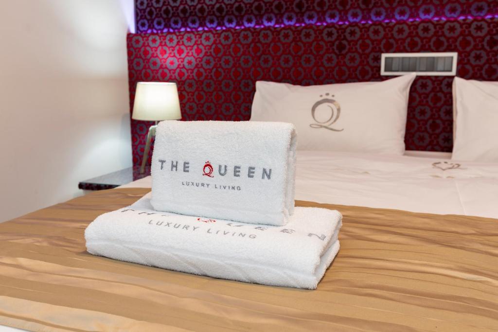 The Queen Luxury Apartments - Villa Carlotta - デラックスアパートメント