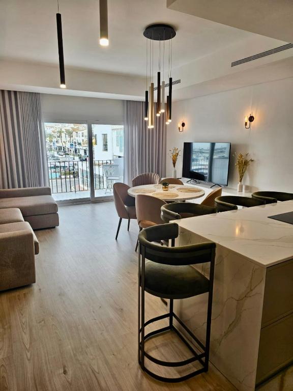 Chic Marina Gem Puerto Banus
