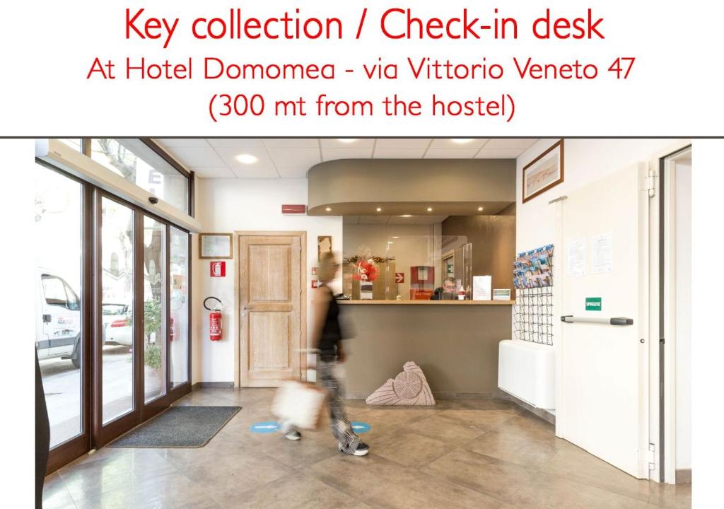 Η κουζίνα ή μικρή κουζίνα στο Piccolo Catalunya Hostel