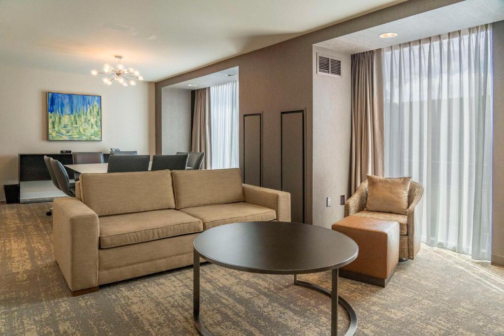 Hilton Columbus Downtown - Sofa Yataklı Salon