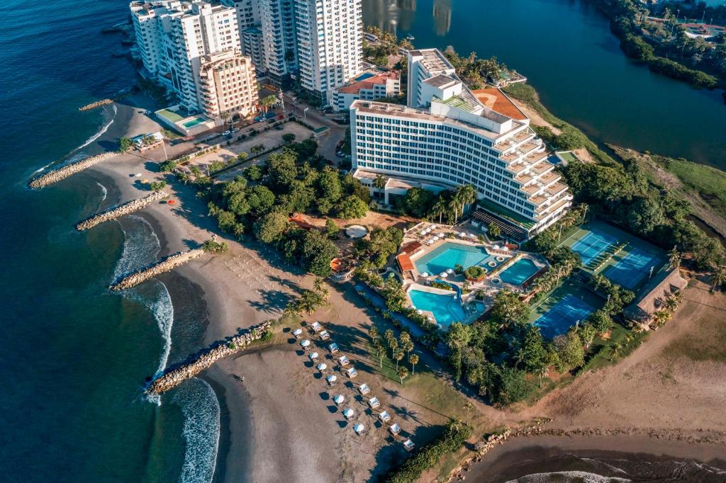 Bazén v ubytování Hilton Cartagena nebo v jeho okolí