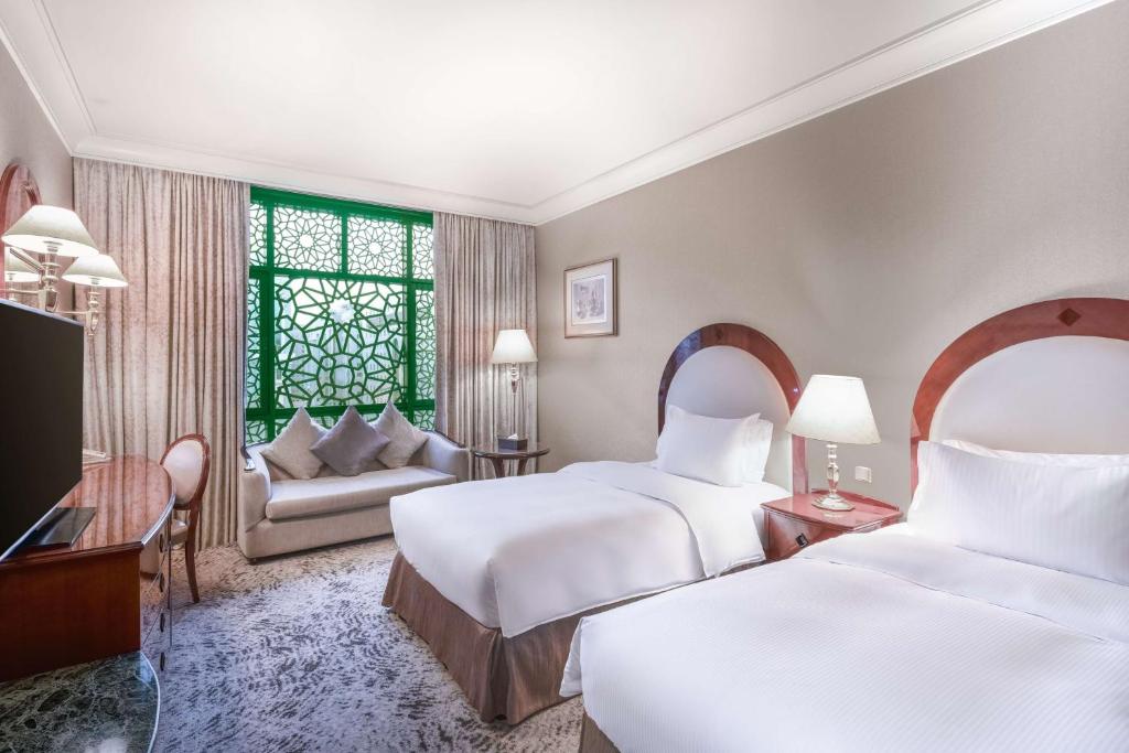 Madinah Hilton Hotel - Vista Da Cidade Da Sala De Luxo Duplo