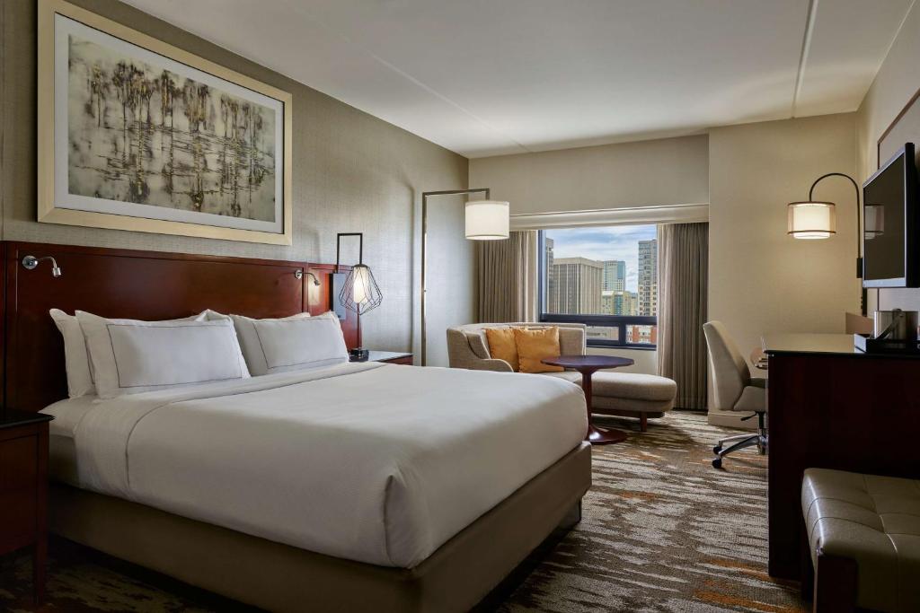 Hilton Denver City Center - King Guestroom With City View - High Floor