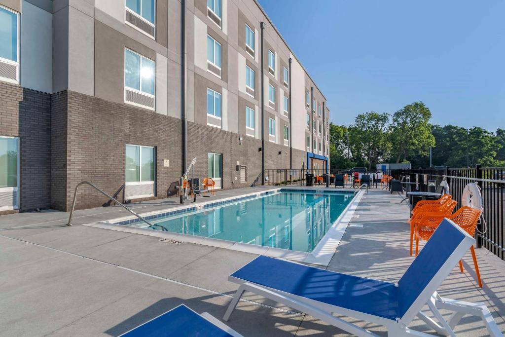 The swimming pool at or close to Hampton Inn Nicholasville Brannon Crossing, Ky