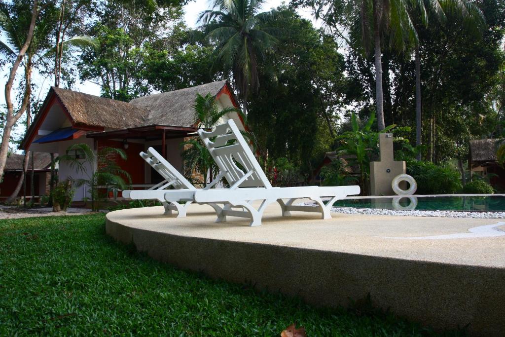 Bazén v ubytování Phalarn Inn Resort nebo v jeho okolí