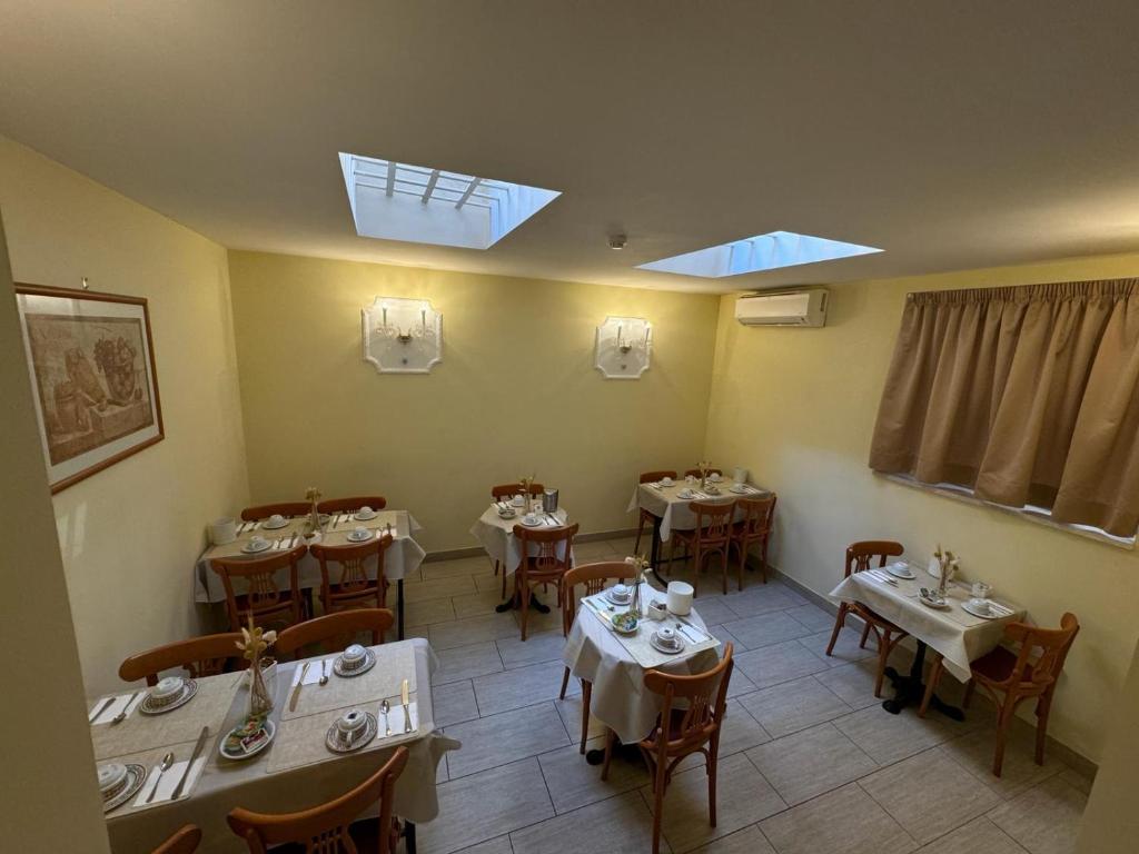 Restavracija oz. druge možnosti za prehrano v nastanitvi Hotel RomAntica