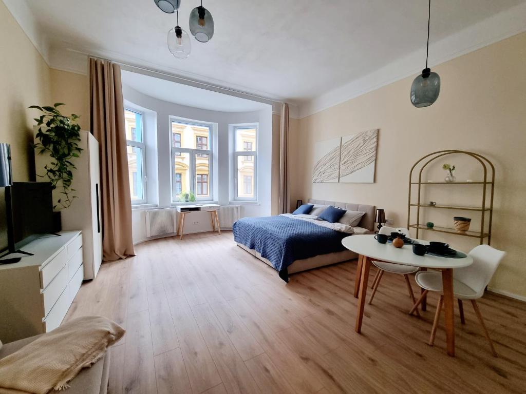 Posteľ alebo postele v izbe v ubytovaní 7th Heaven Apartment close to metro and center