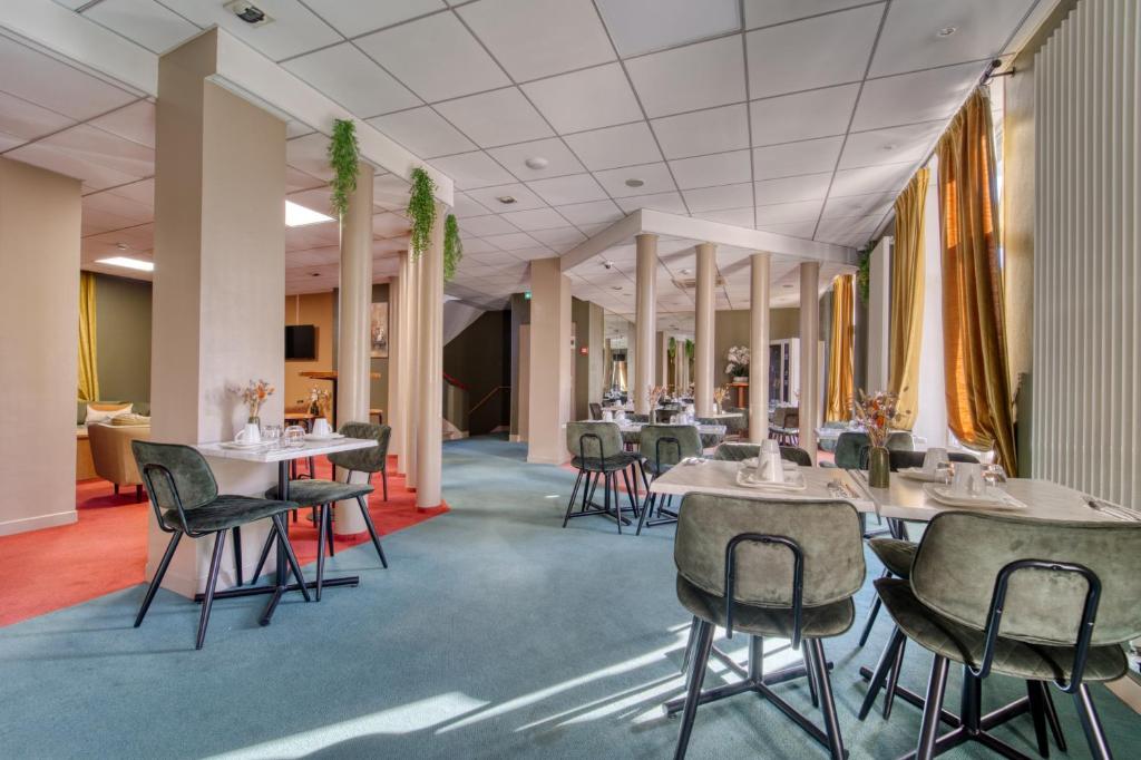 Restaurace v ubytování Hôtel Escurial - Centre Gare