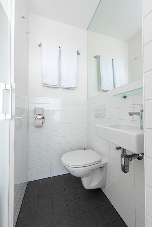 easyHotel Amsterdam City Centre South - Resim 33