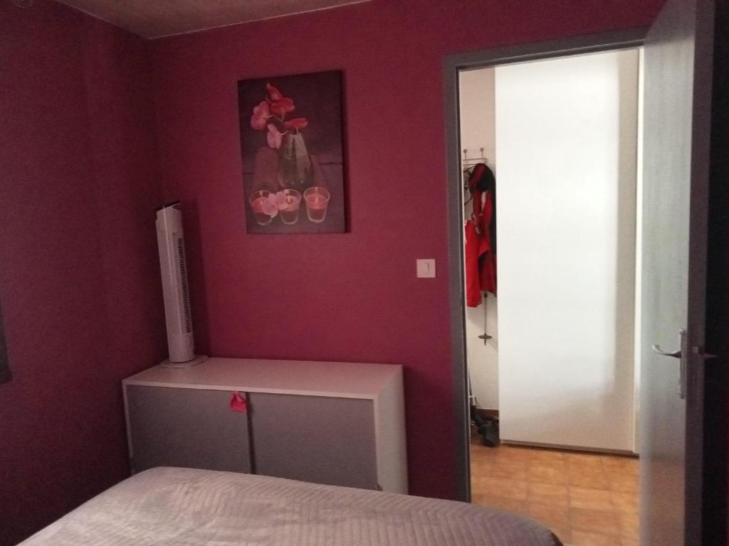 Postel nebo postele na pokoji v ubytování Appartement cosy à Sainte-Croix-du-Verdon 44 m² vue lac