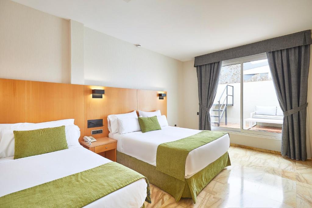 
Superior Double Room with Terrace and City View
