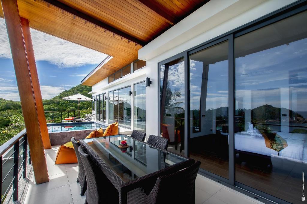 Bazén v ubytování Villas Del Sol Koh Tao nebo v jeho okolí
