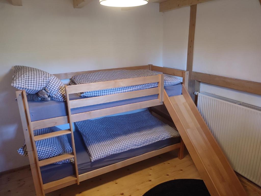 Postel nebo postele na pokoji v ubytování Moarhof Ferienwohnung2