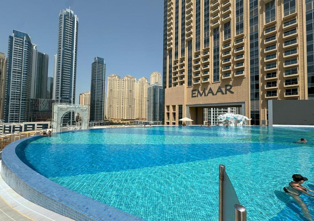 JW Marriott Dubai Marina Residences, Studio with Balcony Connected to Marina Mall, Dubai