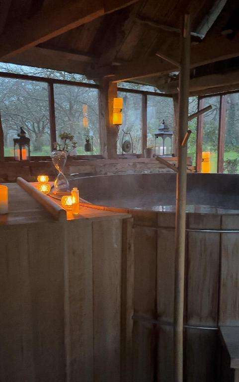 Fotografie z fotogalerie ubytování Demeure du Porzou, chambres d'hôtes de charme dans demeure d'exception, parc paysager, spa, massages, proche Paimpol, classé 4 épis v destinaci Yvias