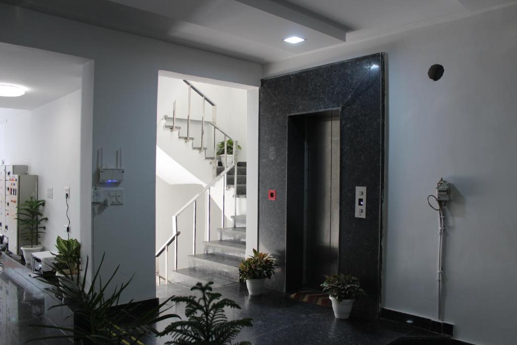 Fotografie z fotogalerie ubytování Aura Luxury Studio I Couple Friendly I Near Golf Course Road, Sector 57, Gurgaon v destinaci Gurgáon