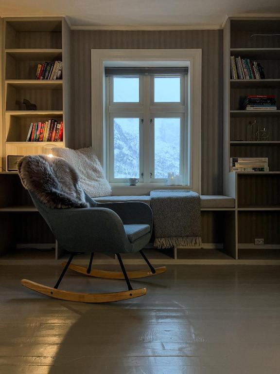 Гостиная зона в Husly Reine - your home with Reinebringen view