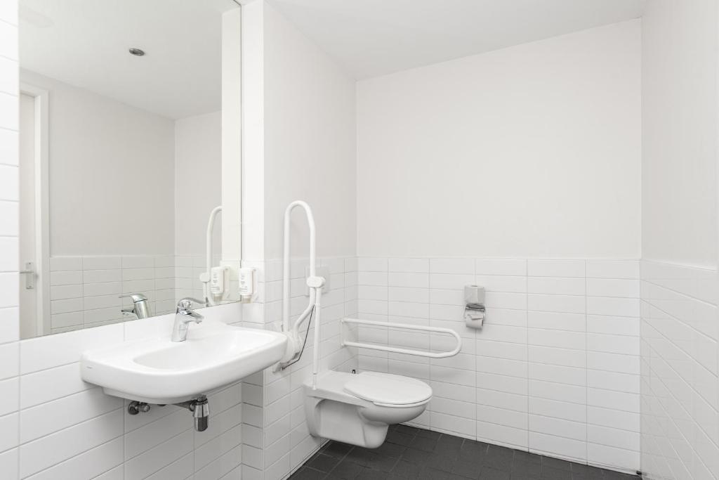 easyHotel Amsterdam City Centre South - Resim 42