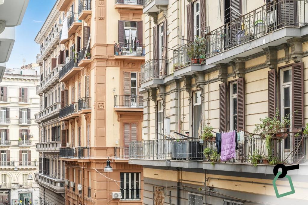 Hotiday Room Collection - Napoli Sant'Arcangelo - Resim 6