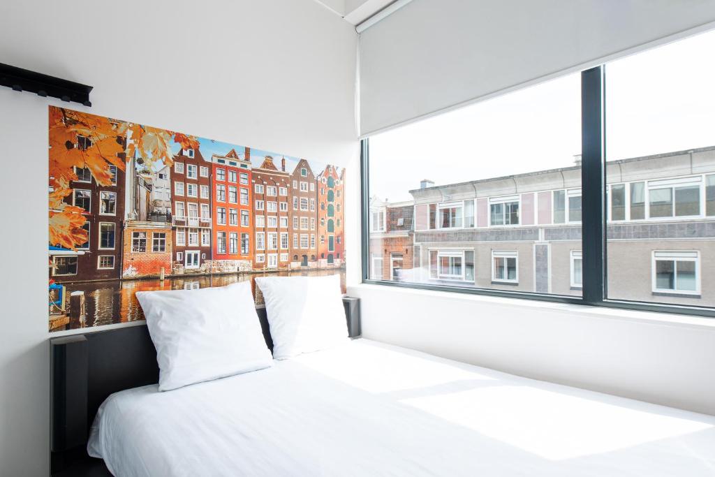 easyHotel Amsterdam City Centre South - Resim 37