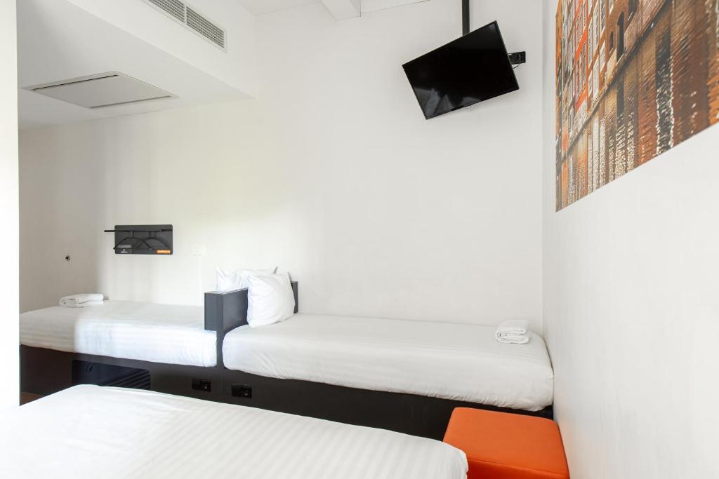 easyHotel Amsterdam City Centre South - Resim 23