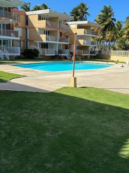 Bazén v ubytování Ocean Blue Beach Apt nebo v jeho okolí