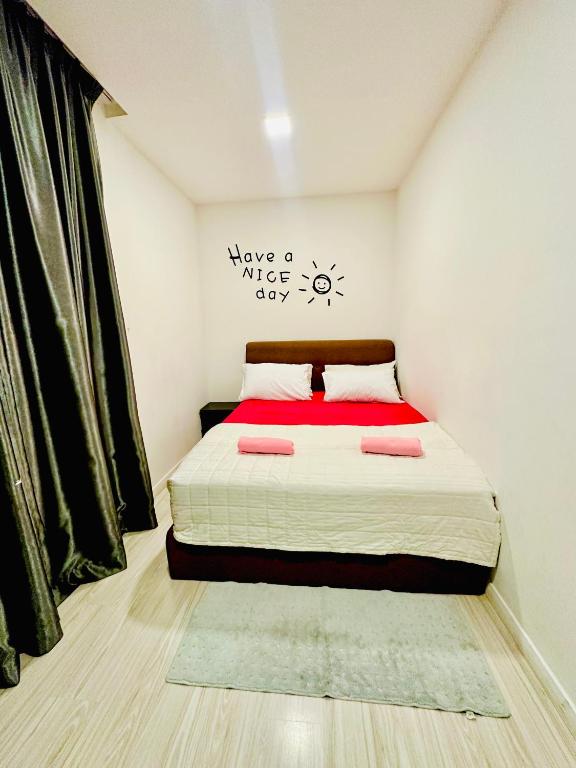 Postel nebo postele na pokoji v ubytování Sutera Luxurious Loft 1
