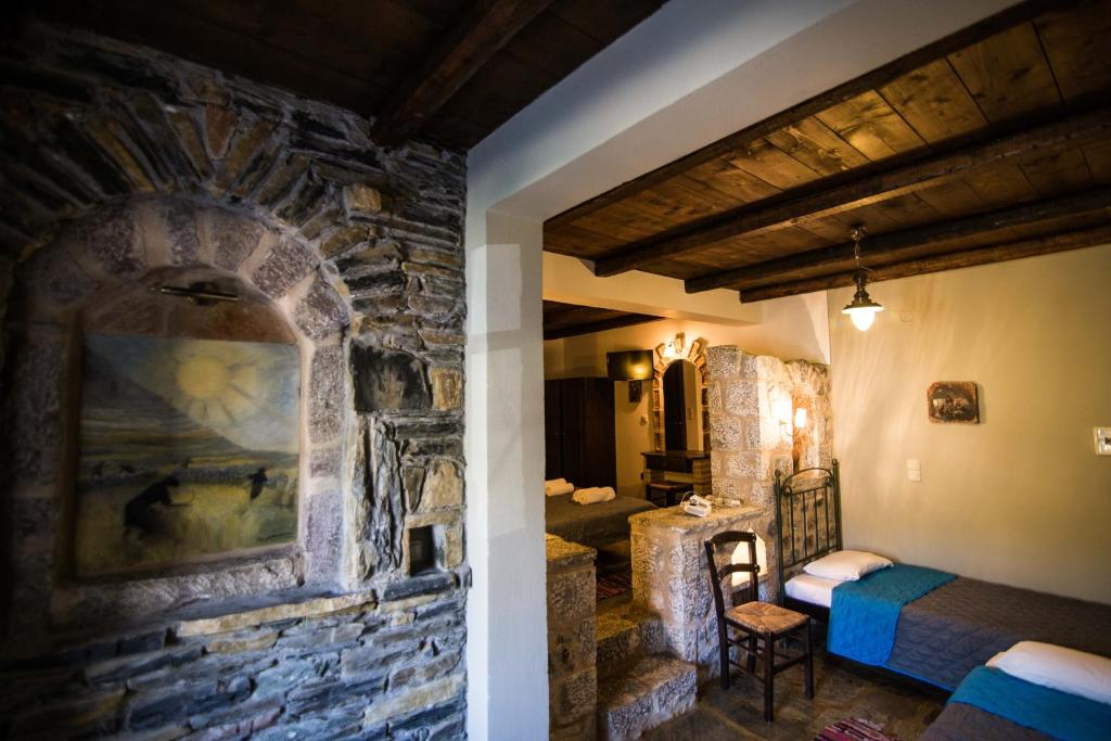 Postel nebo postele na pokoji v ubytování Psamathous Guesthouse