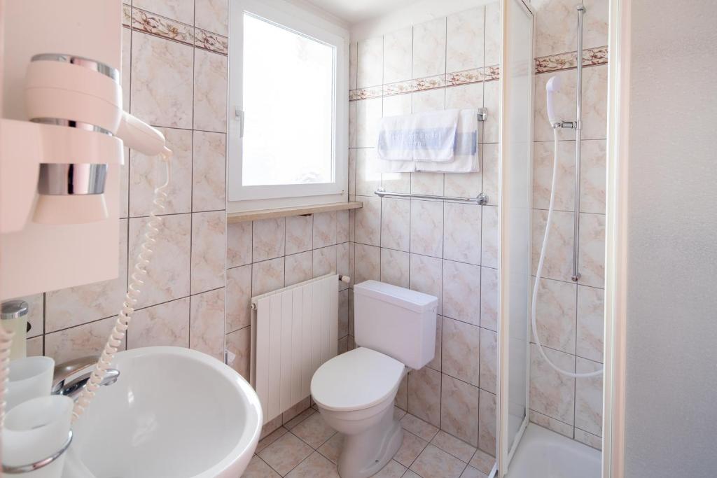 Koupelna v ubytování Hotel Rondinella Locarno