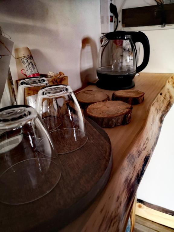 Set per la preparazione di tè e caffè presso Solarna Eko Vila