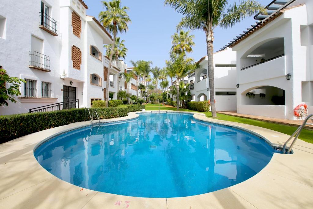 San Pedro Beachside Apartment ABRIL