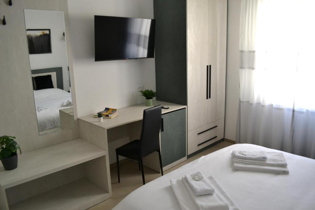 Dion Guest House - 11