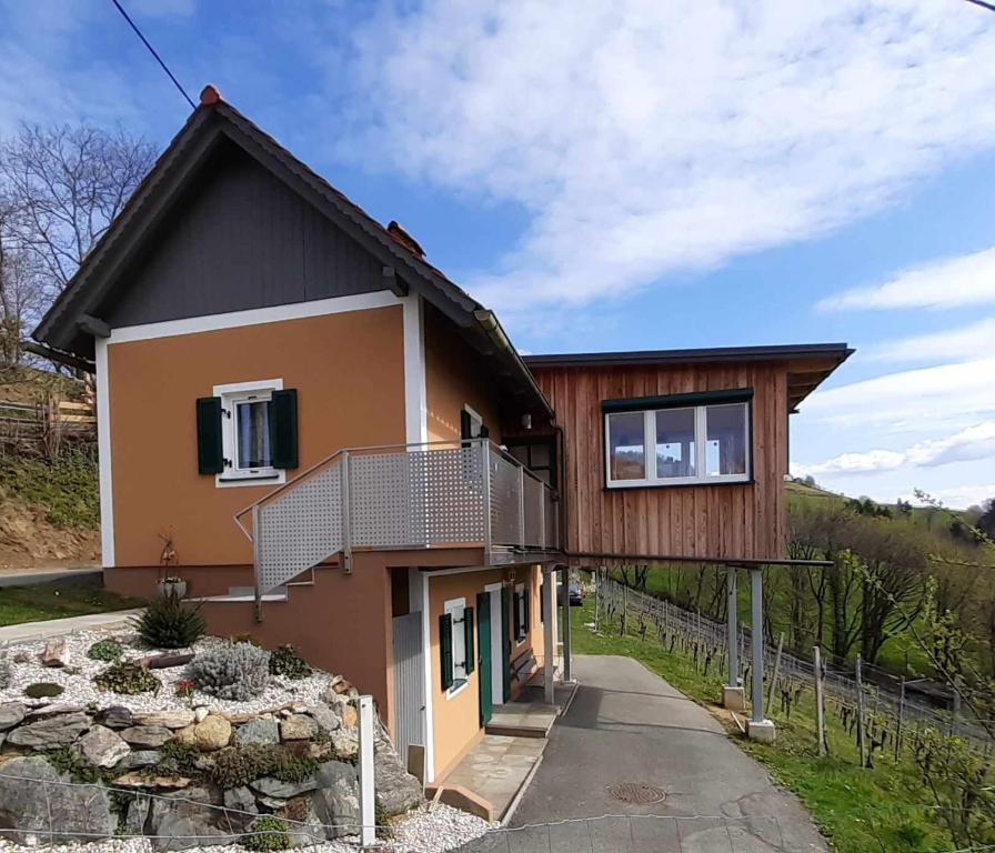 Budova, kde se apartmán nachází