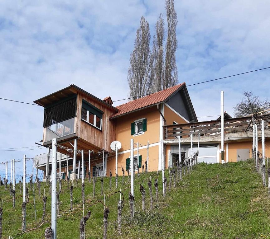 Budova, kde se apartmán nachází