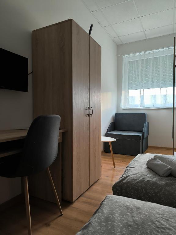 Szilas Park Motel - Habitación Triple Con Baño Privado