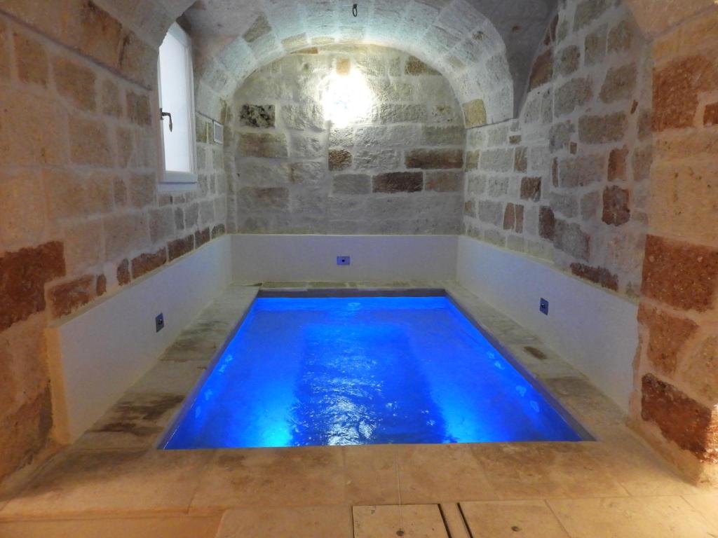 Bazén v ubytování Aeris Suite & Relax nebo v jeho okolí