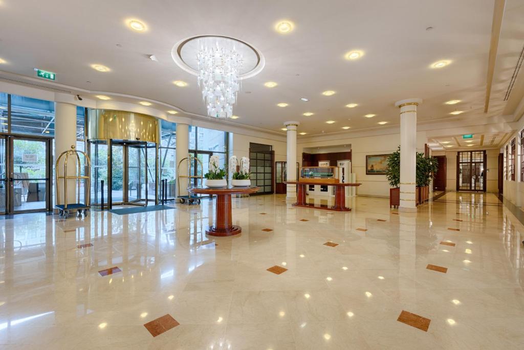 Vstupní hala nebo recepce v ubytování Evergreen Laurel Hotel