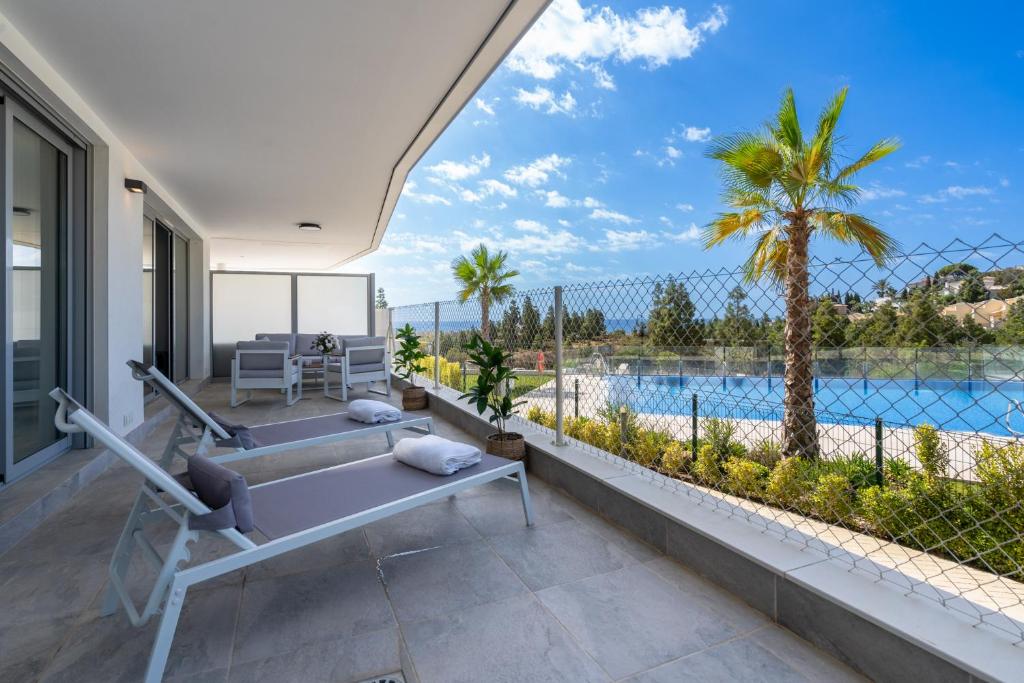 Modern apartment with sea and poolview