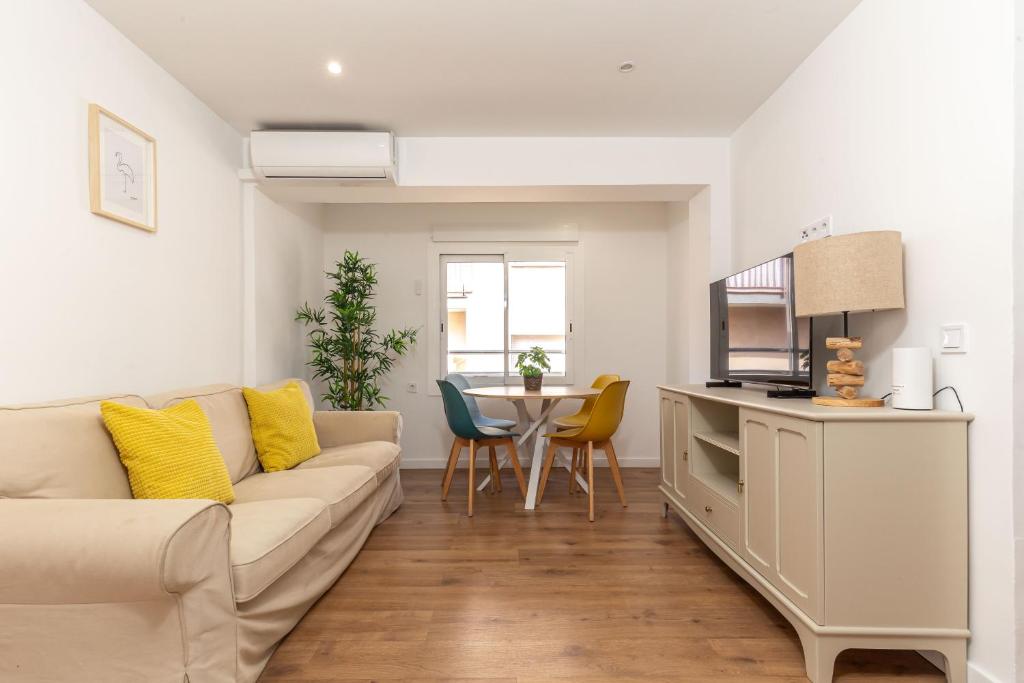 Kuchyň nebo kuchyňský kout v ubytování Picasso Suites Cornellá